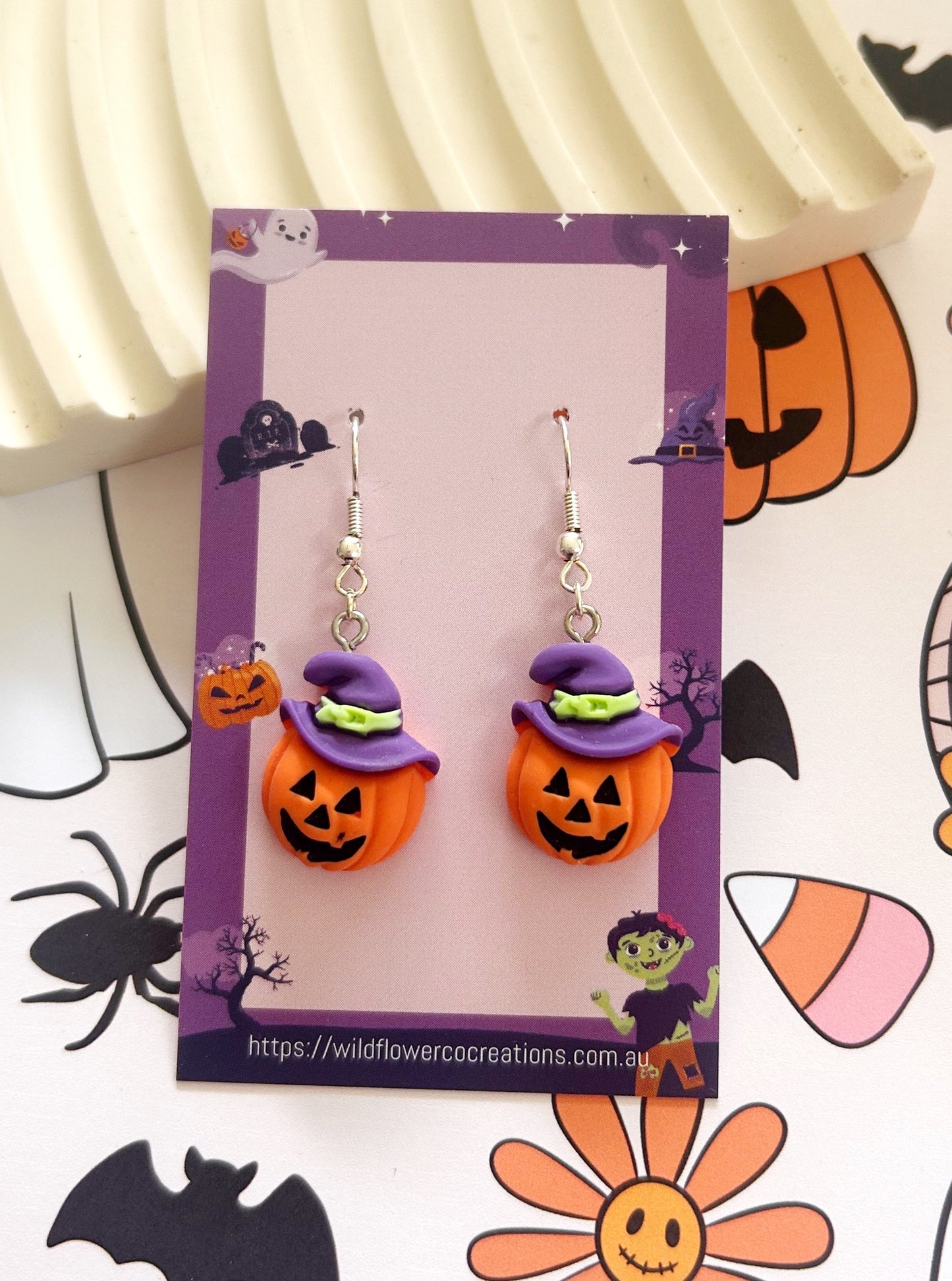 Pumpkin with hat drops