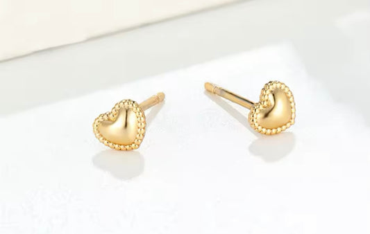Scollop Heart Studs