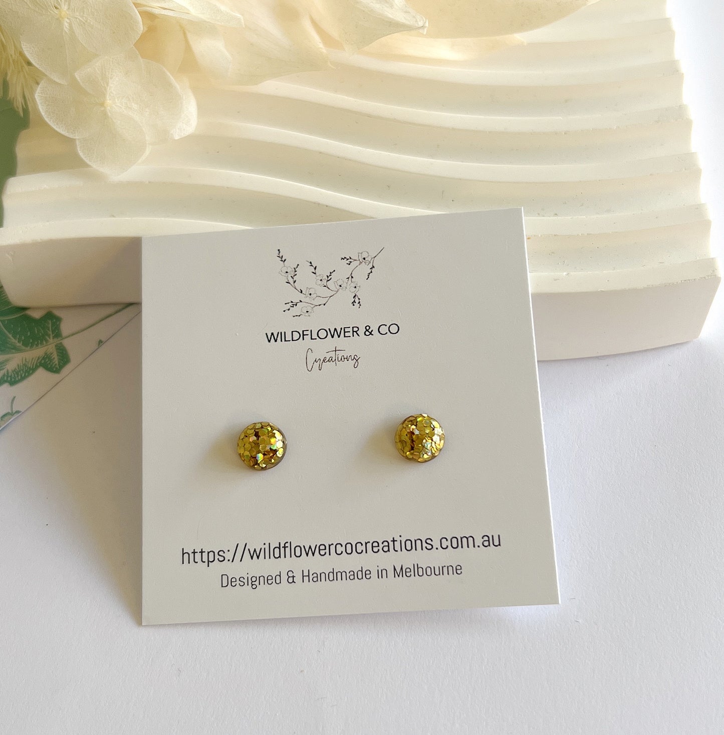 Glass Studs - gold glitter