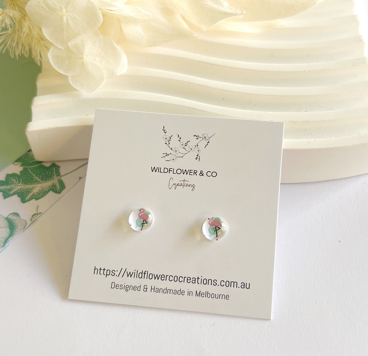 Glass Studs - flamingo/white