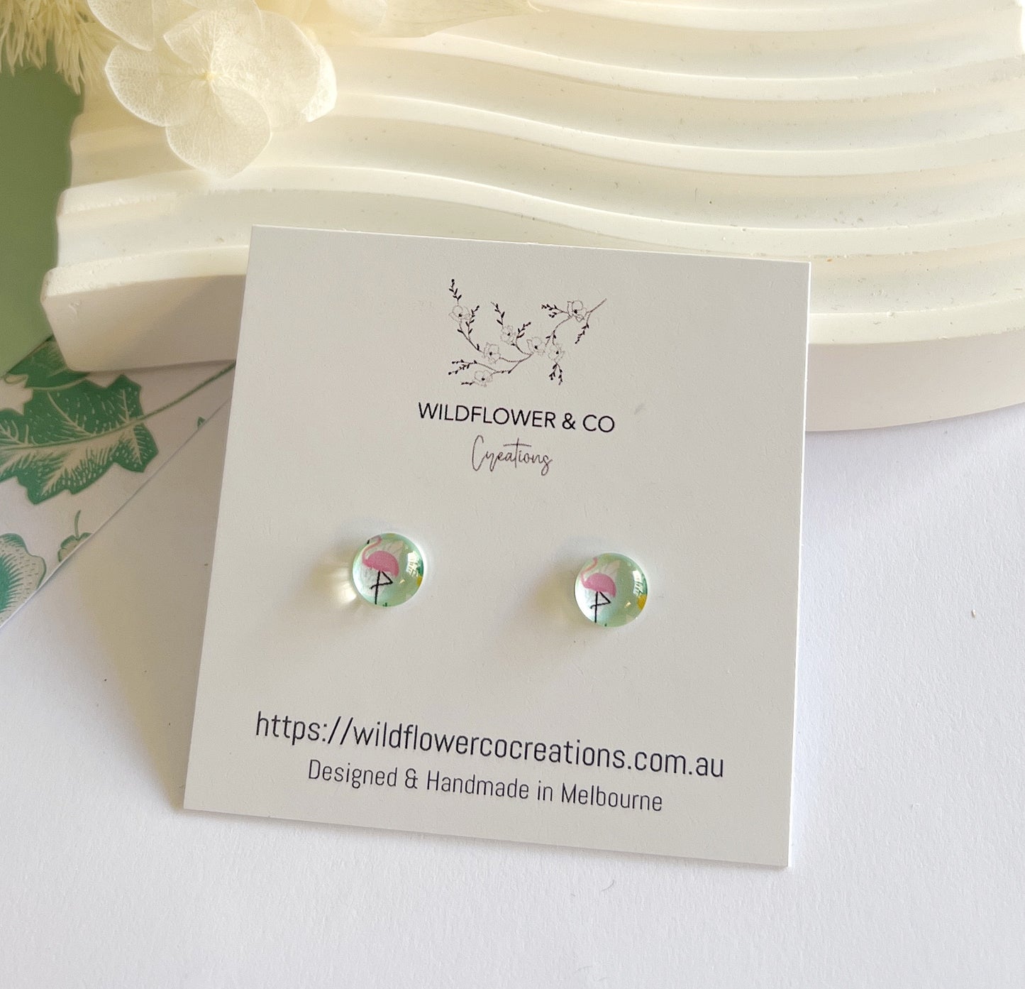 Glass Studs - flamingo/green